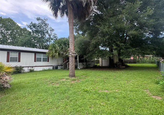 Photo 3 of Manufactured home for sale at 3285 Se 131st Place, Belleview, FL 34420 | MLS# OM729449 | Listing updated on 2026-08-05