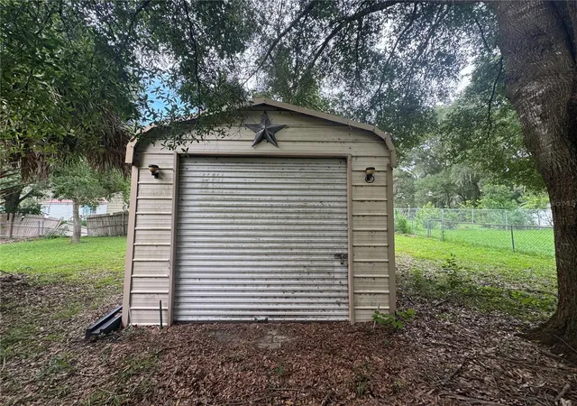Photo 4 of Manufactured home for sale at 3285 SE 131st Place, Belleview, FL 34420 | MLS# OM729449 | Listing updated on 2026-08-05