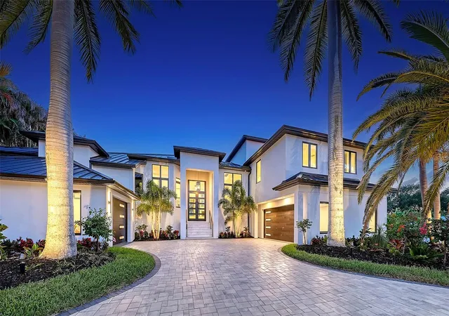 Photo 1 of Single family home for sale at 1516 Ridgewood Ln, Sarasota, FL 34231 | MLS# A4701487 | Listing updated on 2026-09-15
