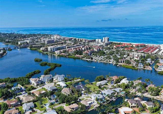 Photo 3 of Single family home for sale at 1516 Ridgewood Ln, Sarasota, FL 34231 | MLS# A4701487 | Listing updated on 2026-09-15