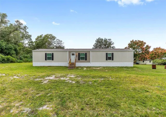 Photo 3 of Sale Pending at 14642 NE 111th Terrace, Fort Mc Coy, FL 32134 | MLS# OM729453 | Listing updated on 2026-09-21