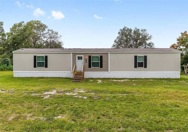 Photo 4 of Sale Pending at 14642 NE 111th Terrace, Fort Mc Coy, FL 32134 | MLS# OM729453 | Listing updated on 2026-09-21