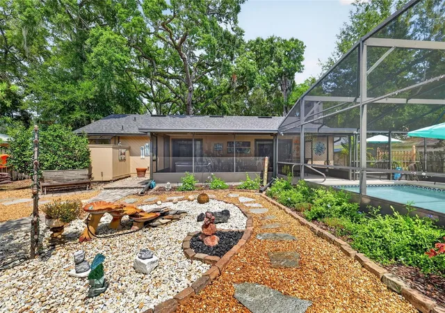 4th image of 2115 Suzanne Dr, Mount Dora, FL 32757 | MLS# G5115722