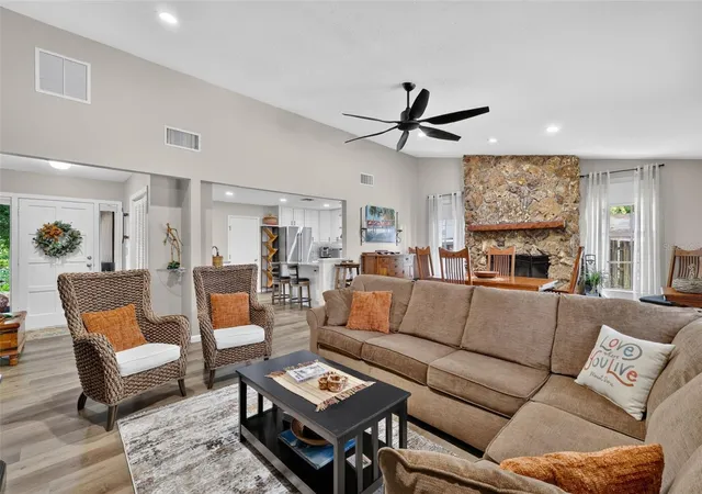 5th image of 2115 Suzanne Dr, Mount Dora, FL 32757 | MLS# G5115722