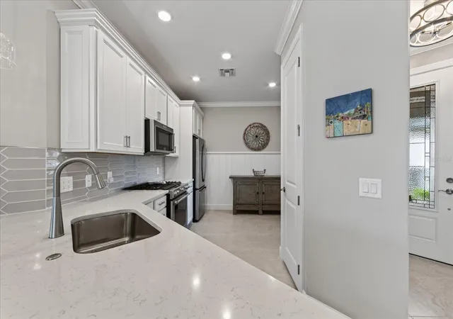 Photo 4 of House for sale at 7653 Summerland Cvs, Bradenton, FL 34202 | MLS# A4701490 | Listing updated on 2026-09-01