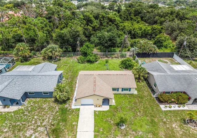 Photo 3 of Single family home for sale at 1032 Elaine St, Venice, FL 34285 | MLS# D6148253 | Listing updated on 2026-08-28