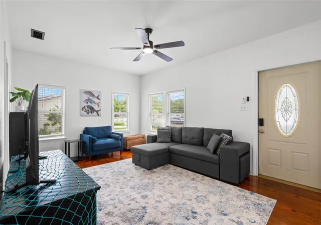 2nd image of 605 3rd Ave Sw, Largo, FL 33770 | MLS# TB8533994