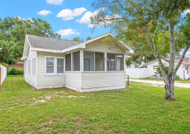 36th image of 605 3rd Ave Sw, Largo, FL 33770 | MLS# TB8533994