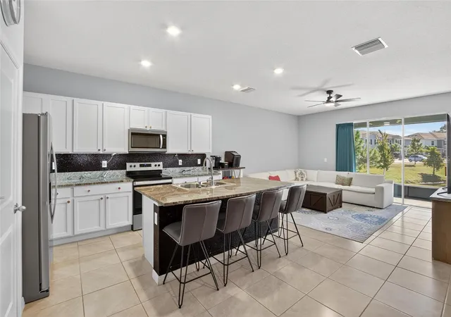 Photo 3 of Townhouse for sale at 5055 Captain Davis Dr, Wimauma, FL 33598 | MLS# TB8533995 | Listing updated on 2026-07-31