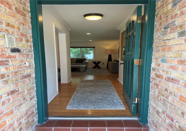 2nd image of 810 Sweetbriar Rd, Orlando, FL 32806 | MLS# O6429247