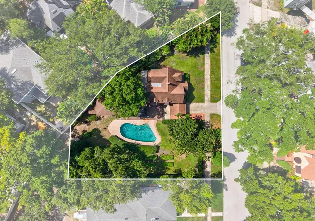 Photo 1 of Single family home for sale at 2321 14Th St N, St Petersburg, FL 33704 | MLS# TB8534005 | Listing updated on 2026-10-04