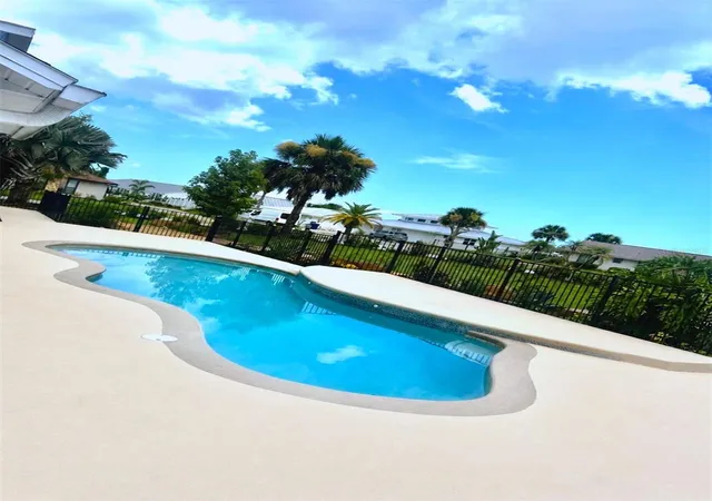 Photo 3 of Single family home for sale at 1 Harris Cir, Edgewater, FL 32141 | MLS# NS1088870 | Listing updated on 2026-08-26