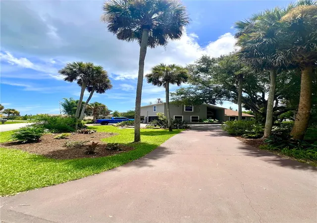 Photo 4 of Single family home for sale at 1 Harris Cir, Edgewater, FL 32141 | MLS# NS1088870 | Listing updated on 2026-08-26