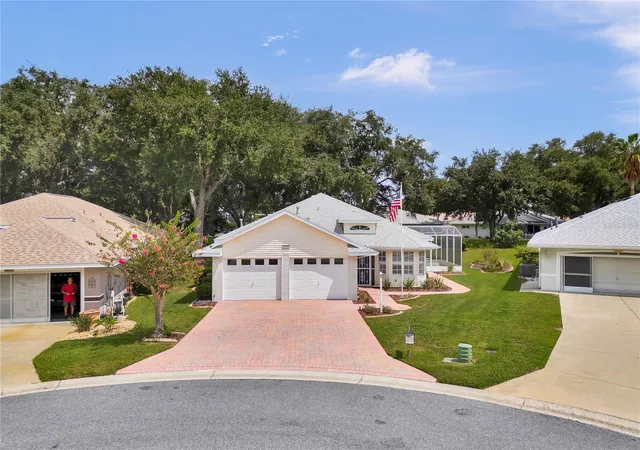 Photo 1 of Single family home for sale at 5619 Prince Andrew Ct, Leesburg, FL 34748 | MLS# G5115728 | Listing updated on 2026-10-20