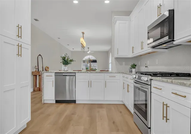 Photo 3 of Single family home for sale at 5619 Prince Andrew Ct, Leesburg, FL 34748 | MLS# G5115728 | Listing updated on 2026-10-20