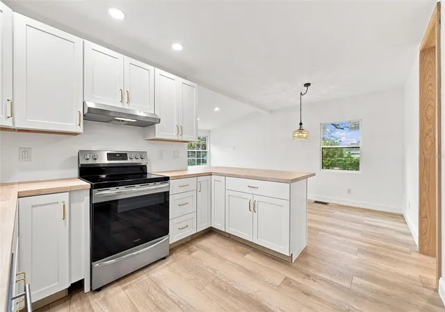 5th image of 1468 19Th St, Sarasota, FL 34234 | MLS# A4701495