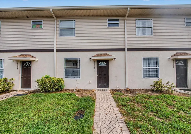 Townhouse for sale at 2106 Pine Chace Ct, TAMPA, FL 33613 | MLS# TB8534029
