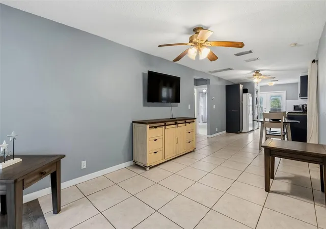 Photo 3 of Single family home for sale at 1171 Highland Ct N, Saint Petersburg, FL 33701 | MLS# TB8534040 | Listing updated on 2026-08-08