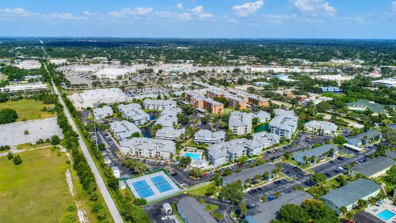 Listing Photo 32 - Condo for sale in 6817 Stones Throw Cir N located at 6817 Stones Throw Cir N, St Petersburg, FL 33710 - Unit #17208