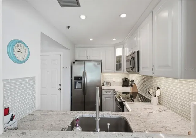 Listing Photo 4 - Condo for sale in building located at 6817 Stones Throw Cir N, St Petersburg, FL 33710 - Unit #17208