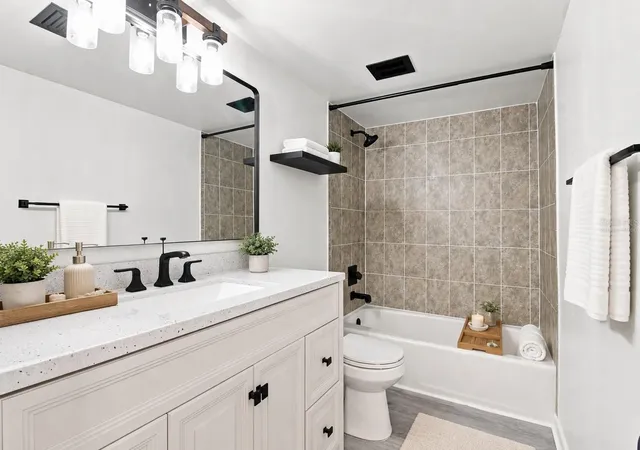 5th image of 10415 Carrollbrook Cir, TAMPA, FL 33618