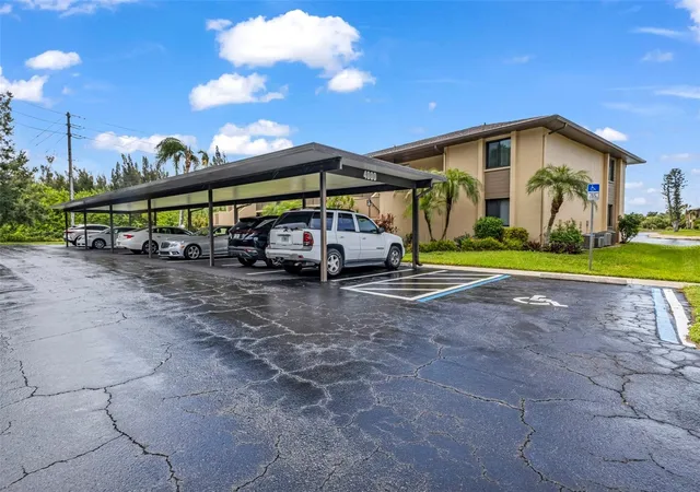 Photo 3 of Condo for sale at 4000 Oakview Dr #L4, Punta Gorda, FL 33980 | MLS# C7528990 | Listing updated on 2026-08-02