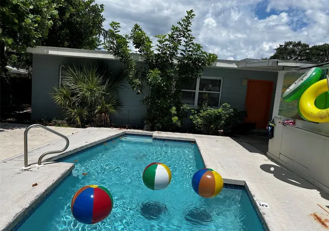 2nd image of 3509 Norwood Ct, Sarasota, FL 34234 | MLS# A4701502