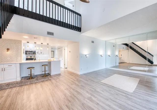 Photo 3 of Condo for sale at 1328 Pelican Crk Xing #D, Saint Petersburg, FL 33707 | MLS# TB8534052 | Listing updated on 2026-10-12