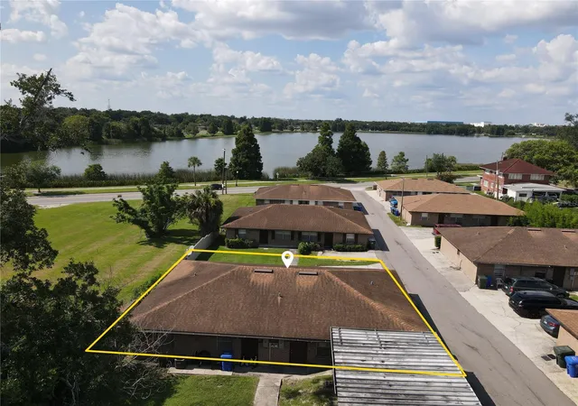 4th image of 101 Lake Hunter Dr #12, Lakeland, FL 33803 | MLS# L4963905