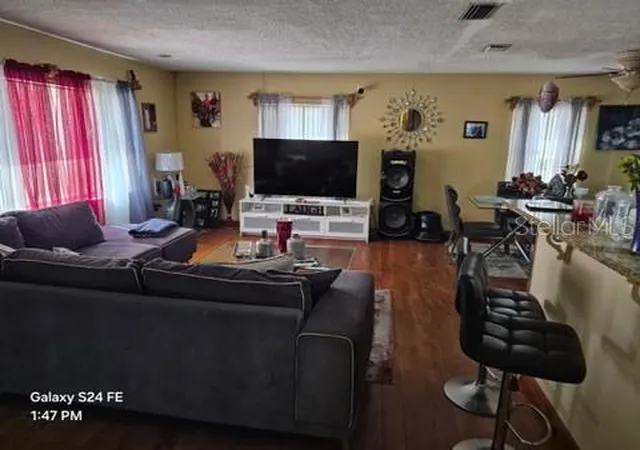 2nd image of 6121 Holiday Hill Ln, Orlando, FL 32808 | MLS# O6429291