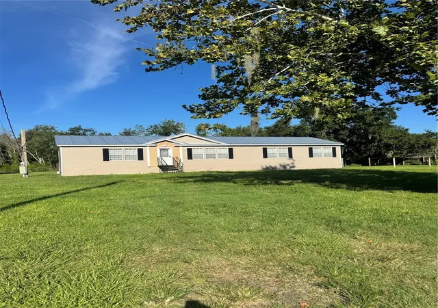 Manufactured home for sale at 10724 Pathfinder Trl, LAKELAND, FL 33809 | MLS# L4963906