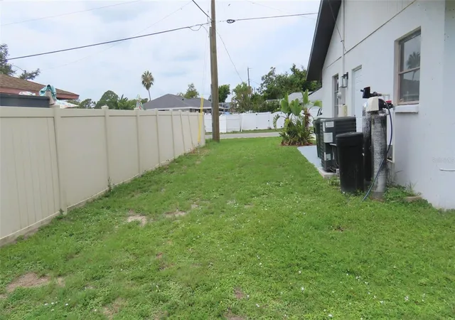 5th image of 807 Nectar Rd, Venice, FL 34293 | MLS# TB8534071