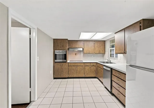 Photo 4 of Single family home for sale at 8936 Windsong Ln, Port Richey, FL 34668 | MLS# W7888098 | Listing updated on 2026-10-01