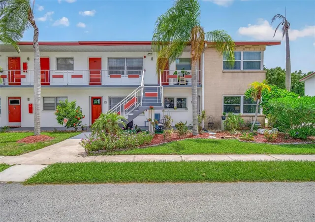 Photo 1 of Condo for sale at 1900 58th Avenue N #14, Saint Petersburg, FL 33714 | MLS# TB8534088 | Listing updated on 2026-08-03