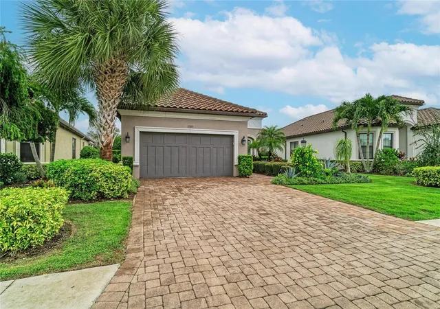 Photo 4 of Single family home for sale at 13321 Sorrento Way, Bradenton, FL 34211 | MLS# A4701509 | Listing updated on 2026-08-14