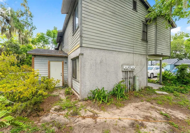 Photo 4 of Single family home for sale at 803 SW 2nd Terrace, Gainesville, FL 32601 | MLS# GC542340 | Listing updated on 2026-07-30
