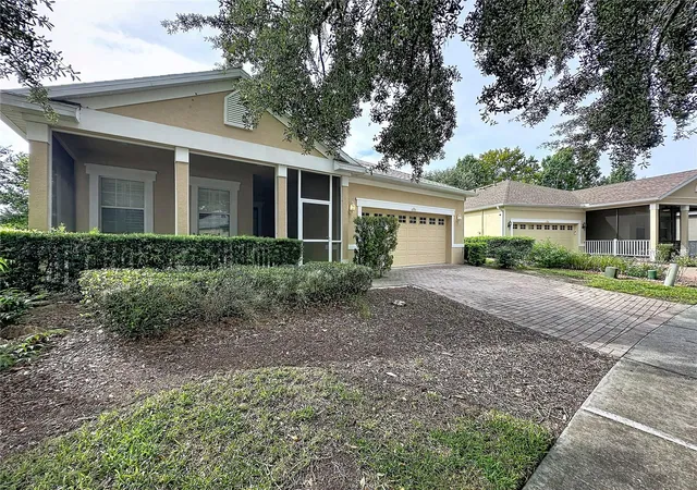 Photo 3 of Single family home for sale at 122 Flame Vine Way, Groveland, FL 34736 | MLS# G5115751 | Listing updated on 2026-08-28