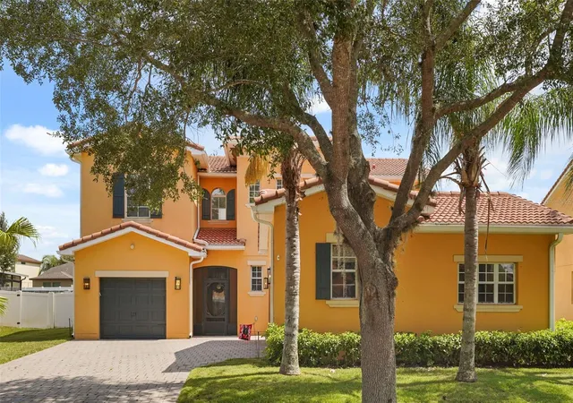 Photo 3 of Single family home for sale at 3827 Golden Knot Dr, Kissimmee, FL 34746 | MLS# S5154671 | Listing updated on 2026-09-17