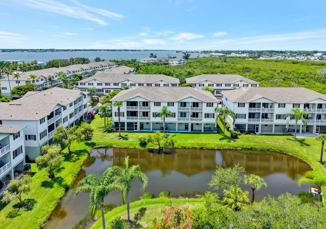 2nd image of 1014 34th Dr W, Palmetto, FL 34221 | MLS# A4701511