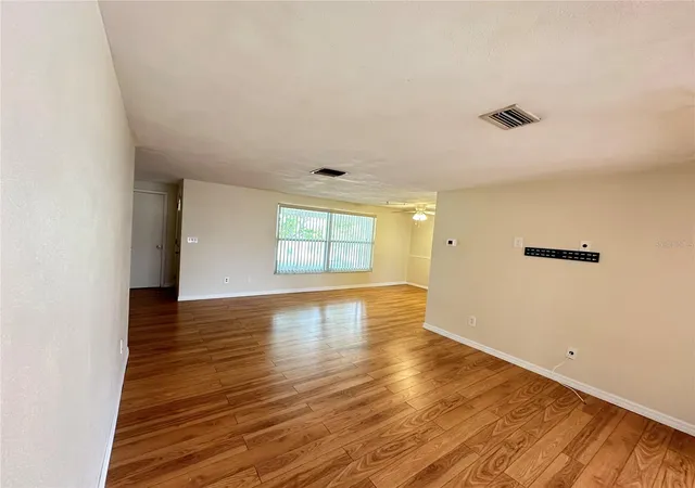 Photo 4 of Single family home for sale at 3313 Briar Cliff Dr, Holiday, FL 34691 | MLS# TB8534129 | Listing updated on 2026-08-30