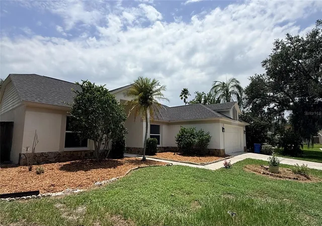 3rd image of 9207 Mill Cir, Tampa, FL 33647 | MLS# TB8534131