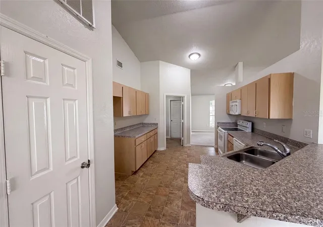 Photo 1 of Single family home for sale at 1038 Highland Crst Cir, Lake Wales, FL 33853 | MLS# O6429355 | Listing updated on 2026-09-21