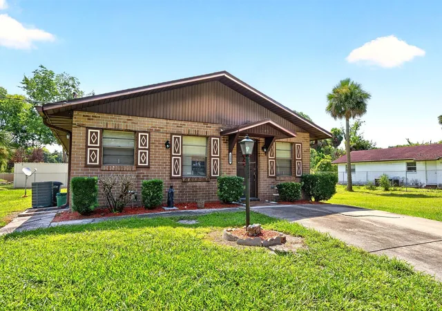Photo 2 of Single family home for sale at 1809 Strickland Ave, Sanford, FL 32771 | MLS# O6429359 | Listing updated on 2026-09-18