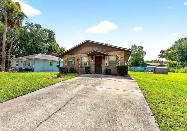 Photo 4 of Single family home for sale at 1809 Strickland Ave, Sanford, FL 32771 | MLS# O6429359 | Listing updated on 2026-09-18