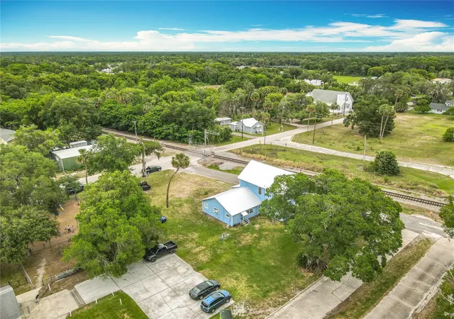 13th image of 161 W 2nd Ave, Pierson, FL 32180 | MLS# V4950481