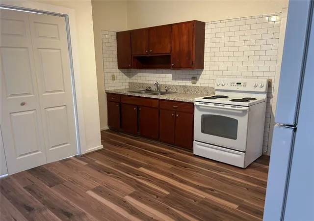 Photo 3 of Multi family home for sale at 161 W 2nd Avenue, Pierson, FL 32180 | MLS# V4950481 | Listing updated on 2026-09-23