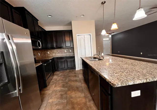 Photo 3 of Townhouse for sale at 8613 Andalucia Fld Dr, Temple Terrace, FL 33637 | MLS# TB8534156 | Listing updated on 2026-10-09