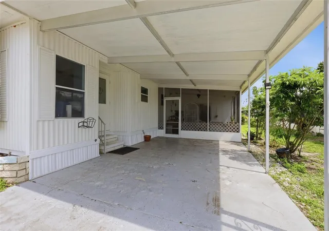 Photo 3 of Manufactured home for sale at 6710 36th Avenue E #197, Palmetto, FL 34221 | MLS# A4701524 | Listing updated on 2026-08-05