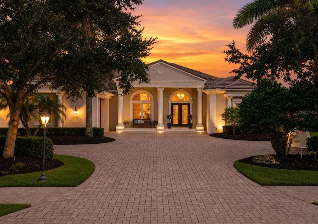 Photo 3 of Single family home for sale at 3360 Founders Clb Dr, Sarasota, FL 34240 | MLS# A4701528 | Listing updated on 2026-08-30