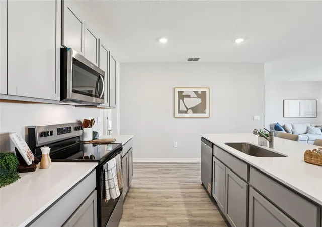 Photo 3 of Single family home for sale at 148 Flag Lilly Ln, Umatilla, FL 32784 | MLS# O6429388 | Listing updated on 2026-07-31